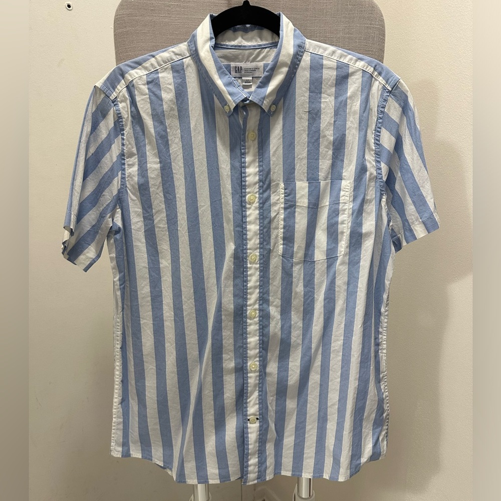 Shortsleeved Button down Polo